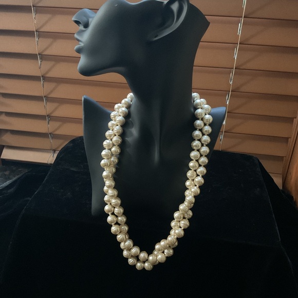 Vintage  Faux Pearl Necklace, multifunctional and 8 different ways to use. - Picture 7 of 12